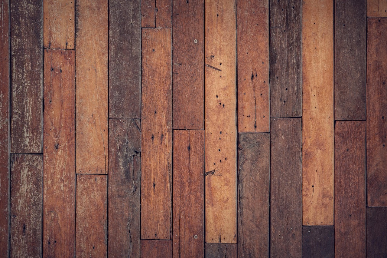 Mahogany Wood: A Guide to Genuine Species, Value, and